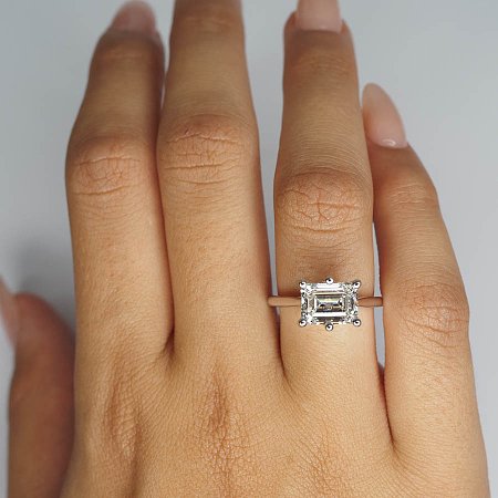 Dalia Ring with Emerald Lab Grown Diamond 2.57ct
