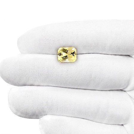 6.85 ct Emerald Yellow Natural Sapphire