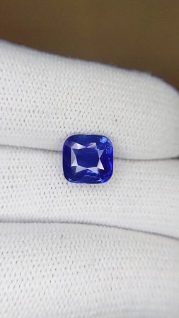 3.05 ct Cushion Blue Natural Sapphire