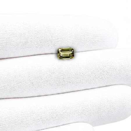 2.55 ct Emerald Green Natural Sapphire