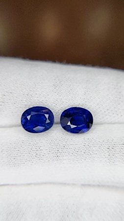 4.52 ct Oval Blue Natural Sapphire