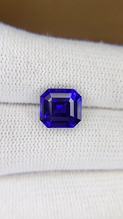 5.06 ct Emerald Blue Natural Sapphire