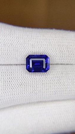 4.58 ct Emerald Blue Natural Sapphire