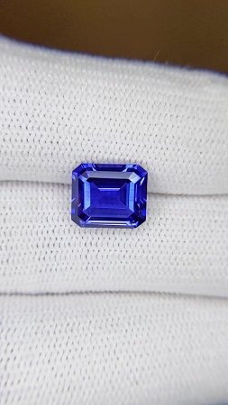 3.55 ct Emerald Blue Natural Sapphire