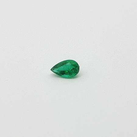 0.21 ct Pear Green Natural Emerald