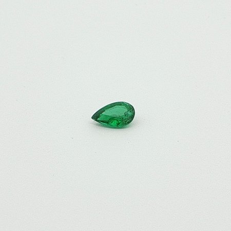 0.20 ct Pear Green Natural Emerald