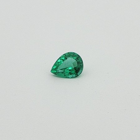 0.28 ct Pear Green Natural Emerald