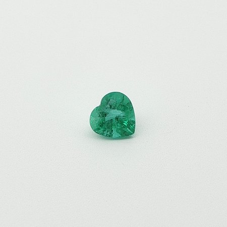 0.88 ct Heart Green Natural Emerald