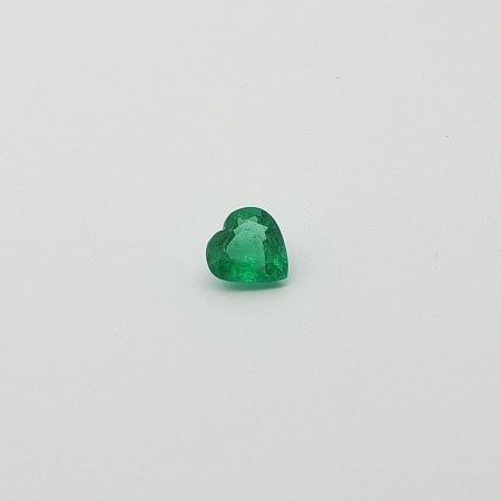 1.01 ct Heart Green Natural Emerald