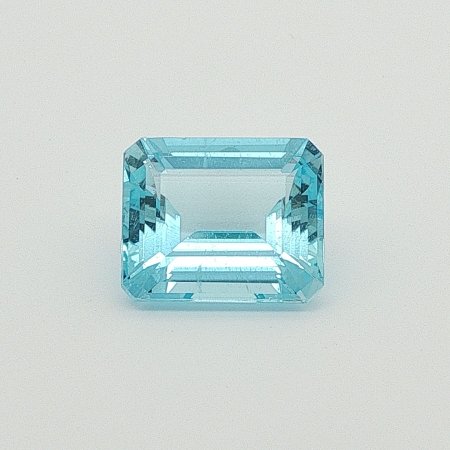 7.15 ct Emerald Blue Natural Aquamarine