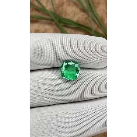 3.04 ct Cushion Green Natural Emerald