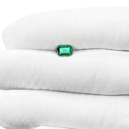 0.78 ct Emerald Green Natural Emerald