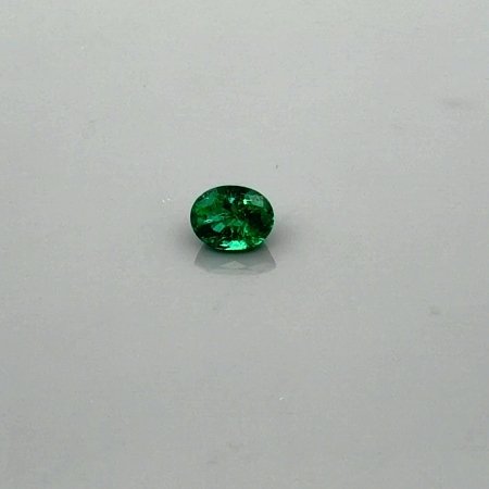 0.64 ct Oval Green Natural Emerald