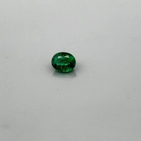 0.68 ct Oval Green Natural Emerald