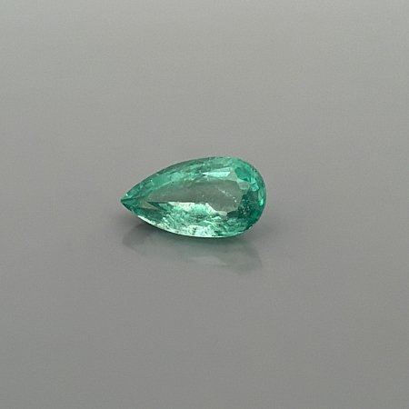 1.91 ct Pear Green Natural Emerald