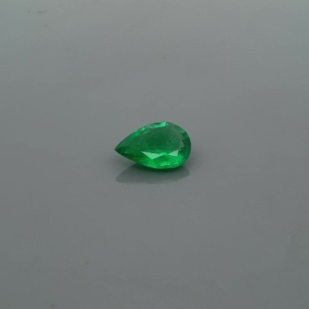 1.25 ct Pear Green Natural Emerald