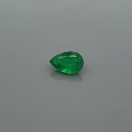 1.56 ct Pear Green Natural Emerald