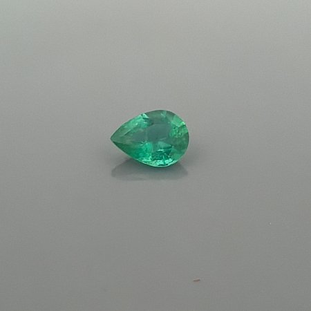 0.84 ct Pear Green Natural Emerald