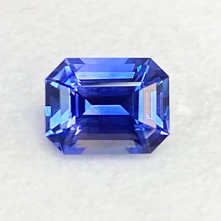 2.22 ct Emerald Blue Natural Sapphire