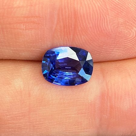 3.25 ct Cushion Blue Natural Sapphire