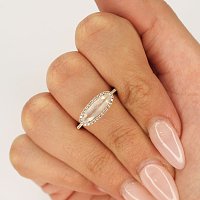Preset Ring with Natural Diamonds and Natural Moon Stone