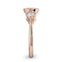 Selena 3 Stones Oval