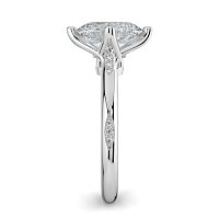 Tulip with Leaf- shaped Beads Side Stones