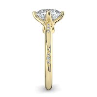 Tulip with Leaf- shaped Beads Side Stones