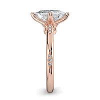 Tulip with Leaf- shaped Beads Side Stones