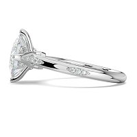 Tulip with Leaf- shaped Beads Side Stones