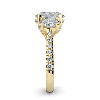 Dalia 3 Stones with Diamonds on Band
