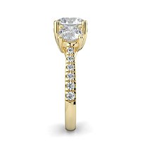 Dalia 3 Stones with Diamonds on Band
