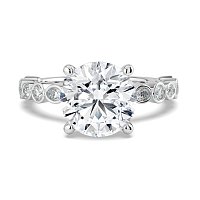 Cara 4 Claws with Oval and Round Diamonds on Band