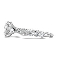 Cara 4 Claws with Oval and Round Diamonds on Band