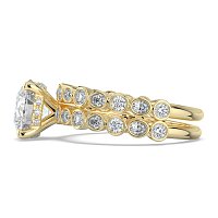 Cara 4 Claws with Oval and Round Diamonds on Band