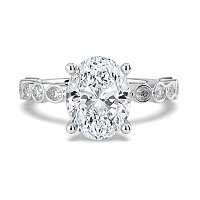 Cara 4 Claws with Oval and Round Diamonds on Band