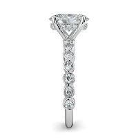 Cara 4 Claws with Oval and Round Diamonds on Band