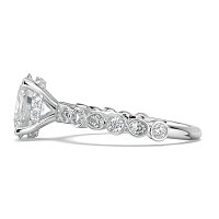 Cara 4 Claws with Oval and Round Diamonds on Band