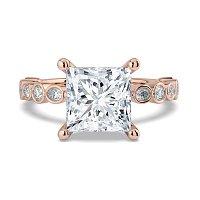Cara 4 Claws with Oval and Round Diamonds on Band