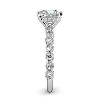 Cara 4 Claws with Oval and Round Diamonds on Band