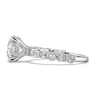 Cara 4 Claws with Emerald and Round Diamonds on Band