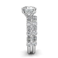 Cara 4 Claws with Emerald and Round Diamonds on Band