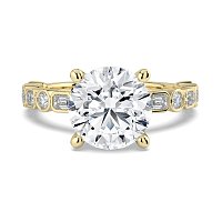 Cara 4 Claws with Emerald and Round Diamonds on Band