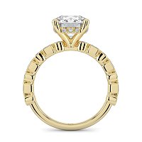 Cara 4 Claws with Emerald and Round Diamonds on Band