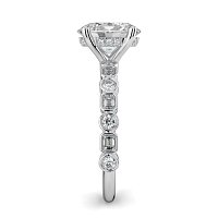 Cara 4 Claws with Emerald and Round Diamonds on Band