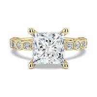 Cara 4 Claws with Emerald and Round Diamonds on Band