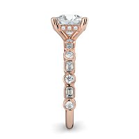 Cara 4 Claws with Emerald and Round Diamonds on Band