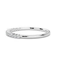 Thin Stacker Ring with Shared Claws Diamonds of 0.12cts