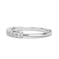 Stacker Ring with Shared Claws Diamonds of 0.24cts