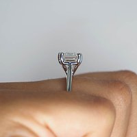 Dalia Ring with Emerald Lab Grown Diamond 2.57ct